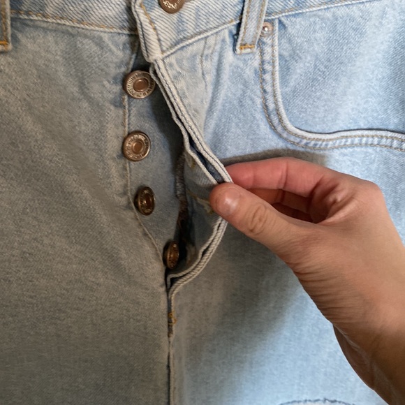 ❤️Distressed Jean Skirt - Picture 3 of 7